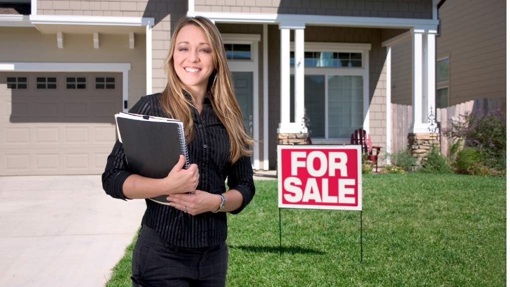 Selling with a realtor vs selling privately in Saskatoon